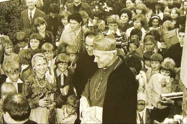 Jubileusz 40-lecia wizytacji Karola Wojtyły na os. Złote Łany w Bielsku-Białej