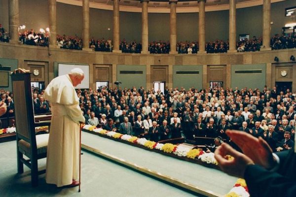 Sejm upamiętnił 20. rocznicę wizyty papieża Jana Pawła II w Parlamencie