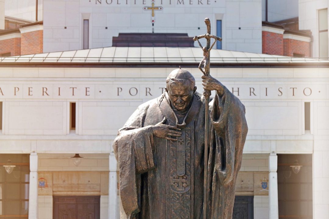 Polscy biskupi uczczą stulecie urodzin św. Jana Pawła II