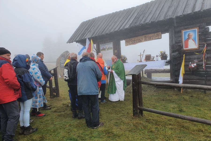 Msza święta przy Szałasowym Ołtarzu ks. Karola Wojtyły